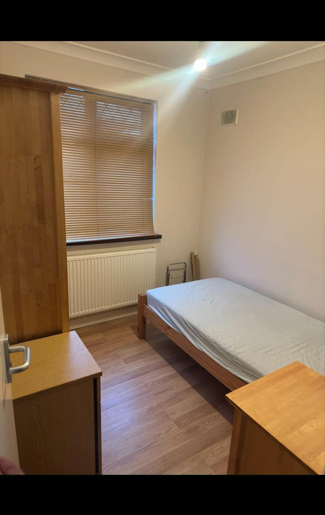 Single room available  Main Photo