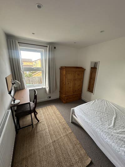 Double Room in house with a couple - female pref Main Photo