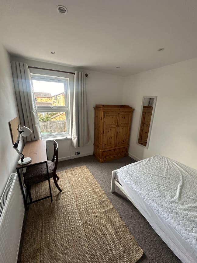 Double Room in house with a couple - female pref Main Photo