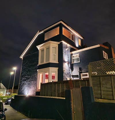 Large bedrooms in a 3-bed House | Amazing Views Main Photo