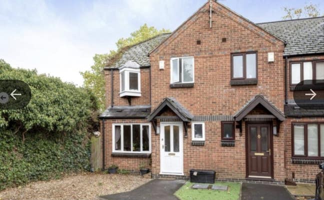Entire 3 bedrooms house to let from 1st of Oct Main Photo