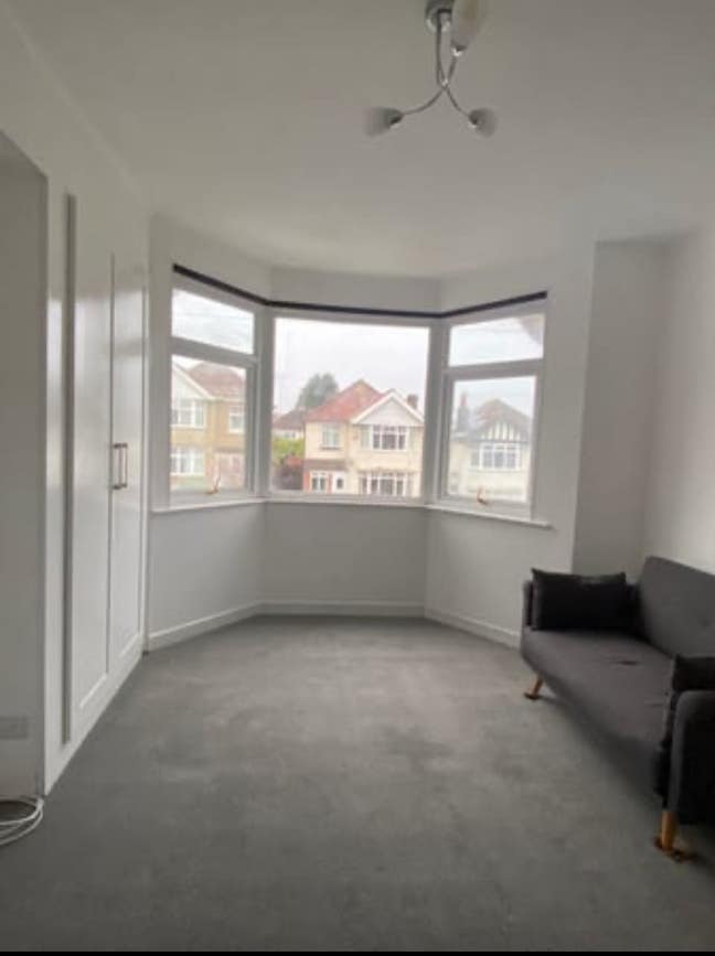 One bed- living-kitchen-bathroom -bills included  Main Photo