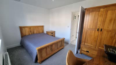 Large Double Room - No Deposit Main Photo