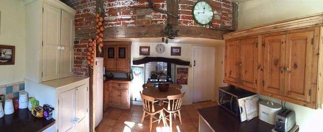 King size bedroom in West Dean Main Photo