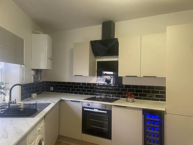 Newly Refurbished Large 1 Bed Flat Main Photo