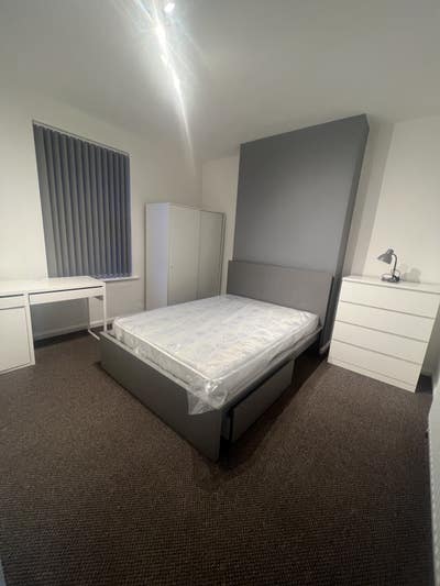 Double Bedroom Great Location, NG3 Main Photo