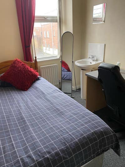 Single box room. Main Photo