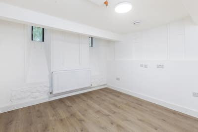 Lovely double room in beautiful Church conversion Main Photo