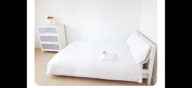 £875 Pm Double Room | All Bills Included | E14 Main Photo