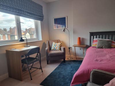 Bright, Spacious Dble room , W3 Main Photo