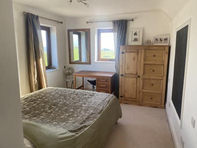 Fab Large room, by Bristol Airport Mon - Fri only Main Photo