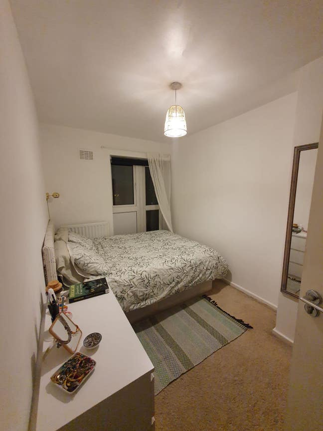 Cozy double room in friendly, central flatshare Main Photo