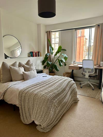 Double bedroom & Bathroom in St John’s Wood Main Photo