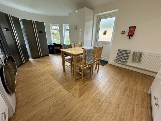 🌟 Large Luxury En-Suite Double Room – Bills Inclu Main Photo