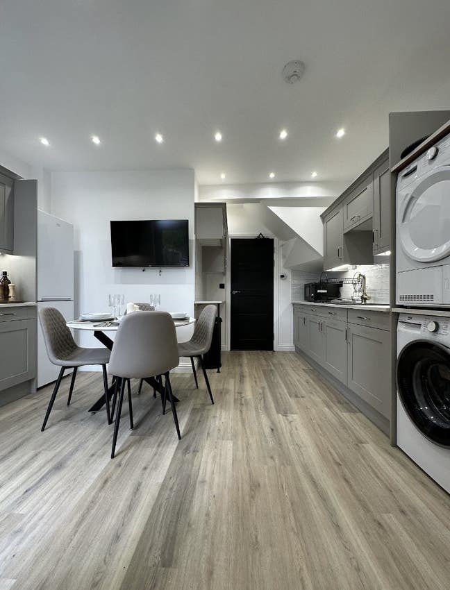 Newly Renovated Double En-Suite Room in Kettering Main Photo