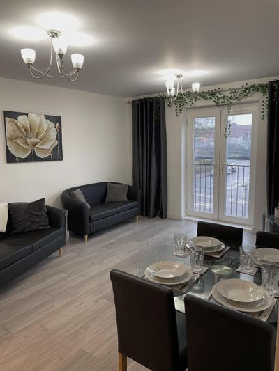 Double Room w| En-suite in Furnished 2 Bed 2 Bath  Main Photo