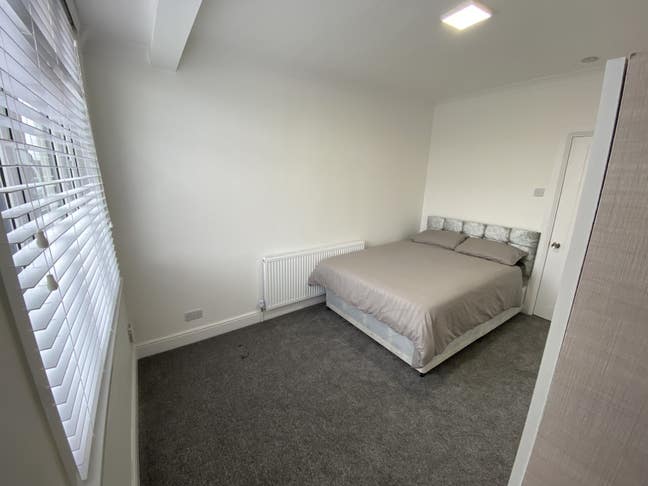 Double Room - 4 min walk to Dagenham East Tube Main Photo