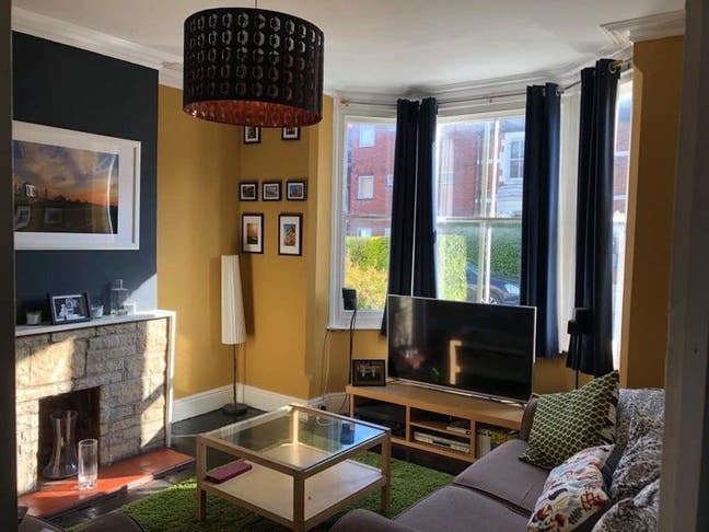 Bright double room in quiet house off Cowley Road Main Photo