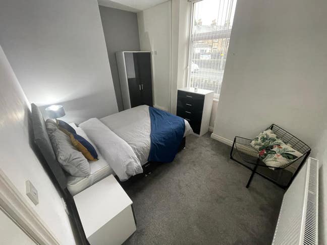 Double room to rent  in Todmorden Rd, BB10 Main Photo