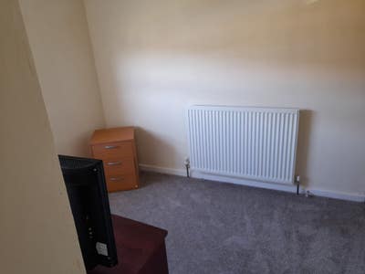 Attic double bedroom plus occasional room for rent Main Photo