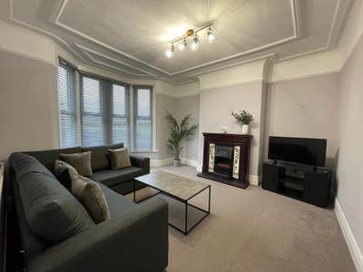 Two Double Bedroom in 5 Bed House Share, L15 Main Photo