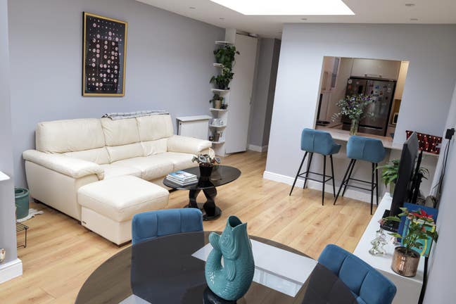 Spacious double bedroom available for rent  Main Photo