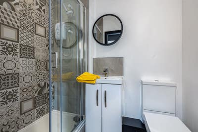 "Stunning Ensuite Double in a Converted Church" Main Photo