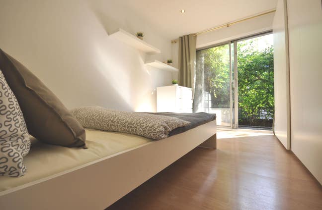 ❤ Private Terrace! Huge Lounge! All Bills! ❤ Main Photo