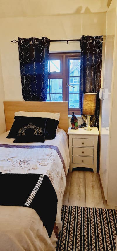 Small Single room  Main Photo
