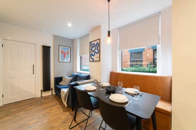 🌟 Modern & Stylish Room in Prime Area  Main Photo