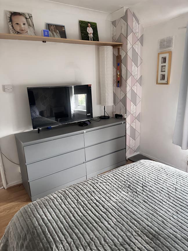 Room room in quiet housto rent , fully furnished , Main Photo