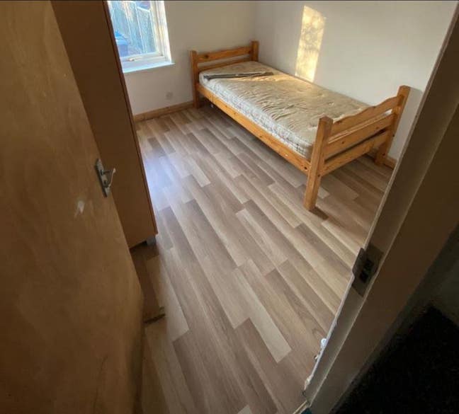 Single Room for rent near College Lane Campus! Main Photo