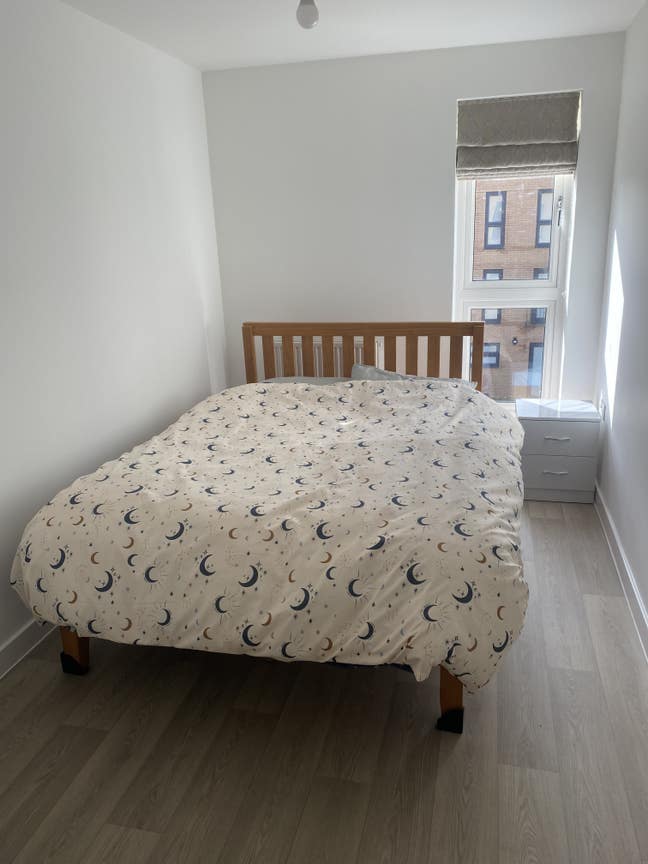 Single room in chatham (Female only) Main Photo