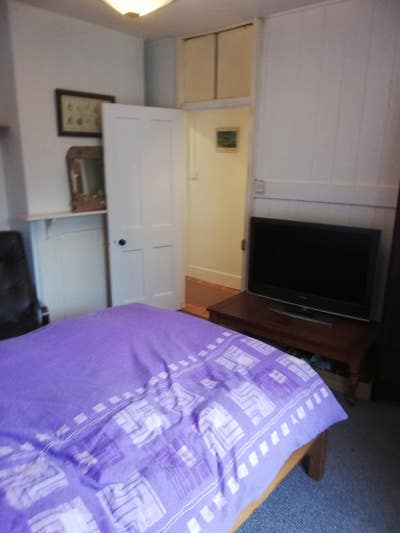 Double Room in house with garden Main Photo