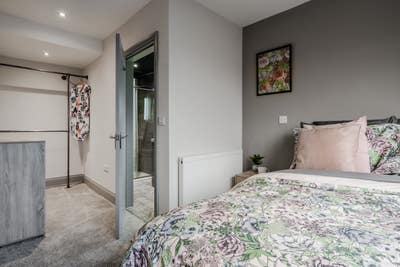 🌴 Stunning Penthouse Studio Style Ensuite room Main Photo