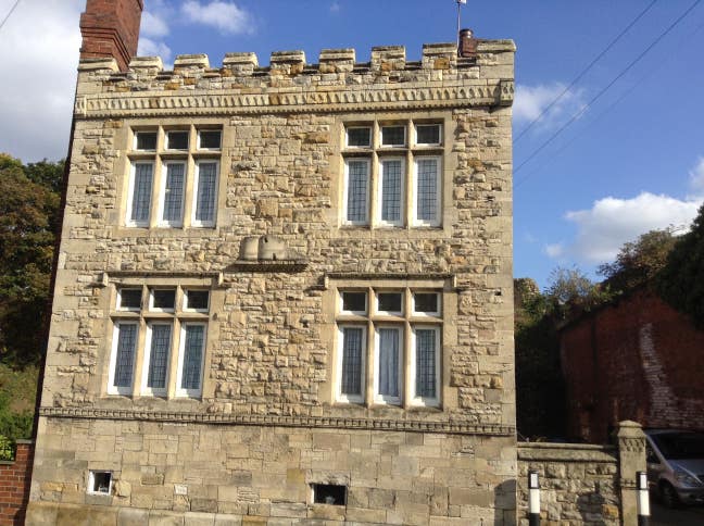 Period house overlooking pontefract castle Main Photo