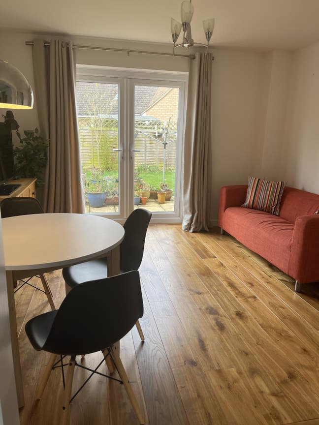 Lovely Double Room.Separate Sitting Room . Main Photo