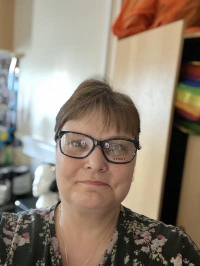Female 53, NHS worker, 1 bedroom flat or studio Main Photo