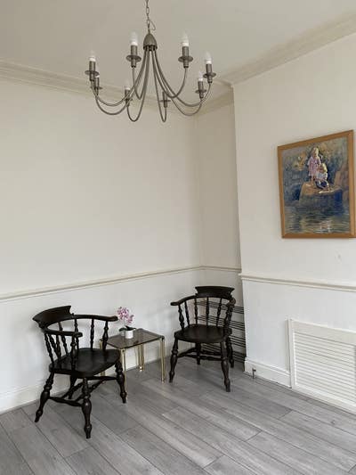 Room in 3 bedroom house, sheared just with 2 Main Photo