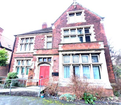 Room in spacious house share for &pound;350 inc Bills Main Photo