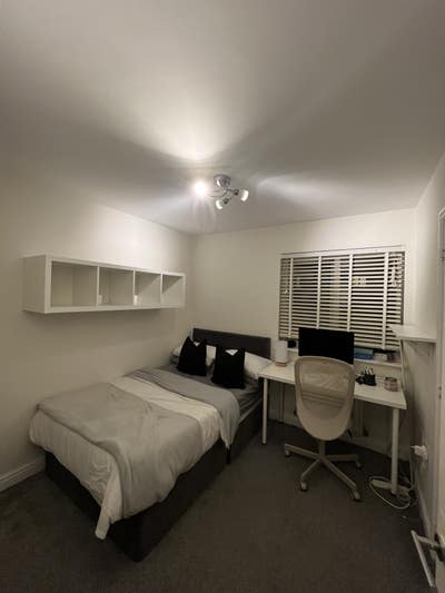 Double bedroom with EN-SUITE  Main Photo