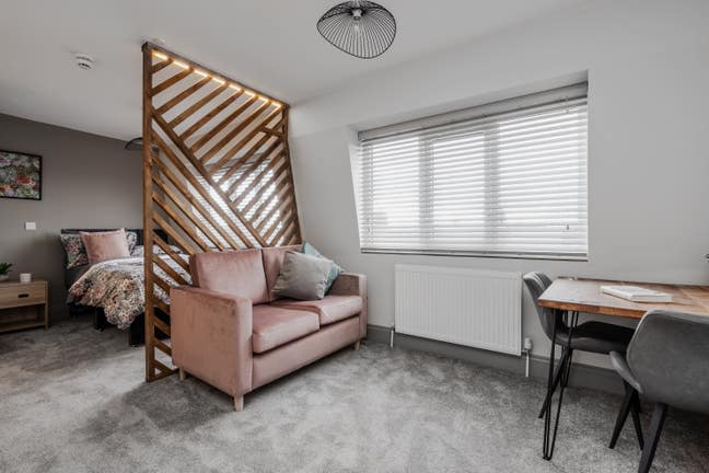 🌴 Stunning Penthouse Studio Style Ensuite room Main Photo