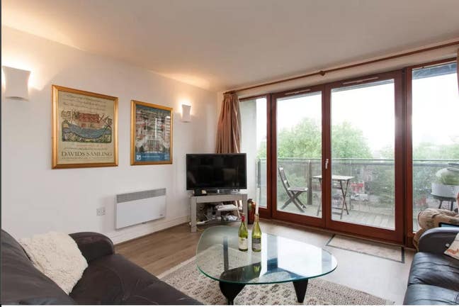 Lovely double room in Aldgate Main Photo