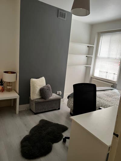 Zone 2 London W12 - Double Bedroom &pound;1100 No Bills Main Photo