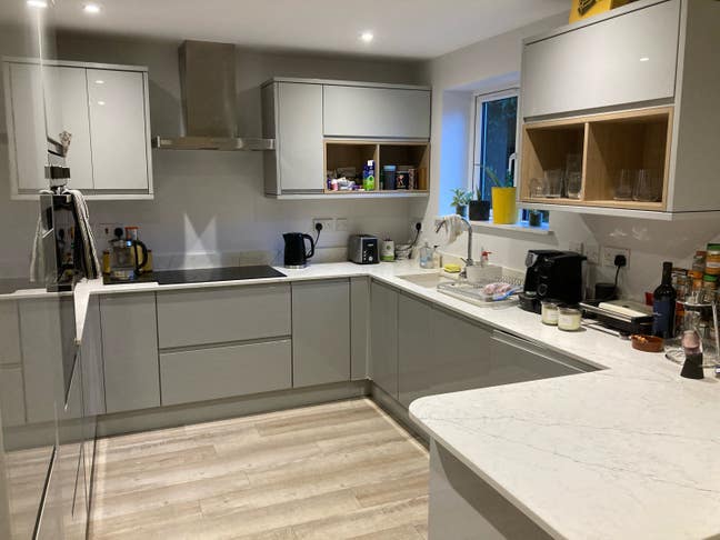 Double room in , friendly, clean . new home  Main Photo