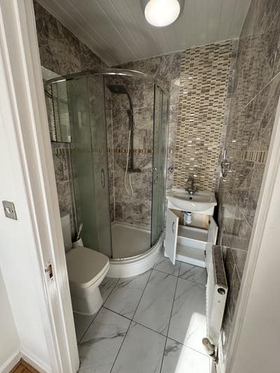 2 large rooms available to move in ASAP! Main Photo