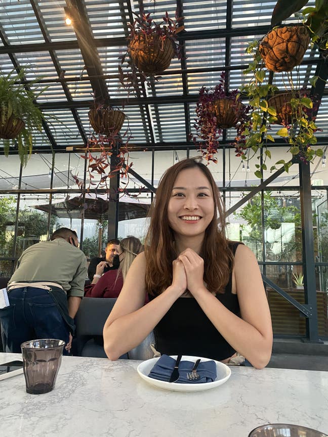 I am 37 old professional female, looking for ... Main Photo