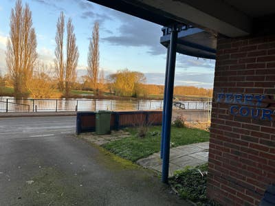 1 Bed flat in Abingdon &pound;1300/M inc all bills Main Photo