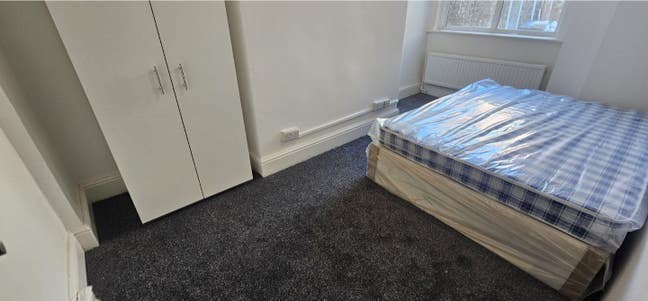 Rooms, m9, near transport, all amenities, city-cen Main Photo