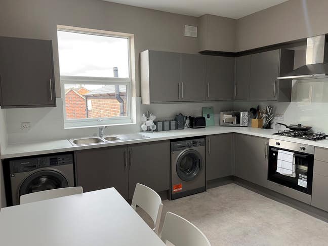 Large Spacious Brand New Refurbished Double Bed Main Photo